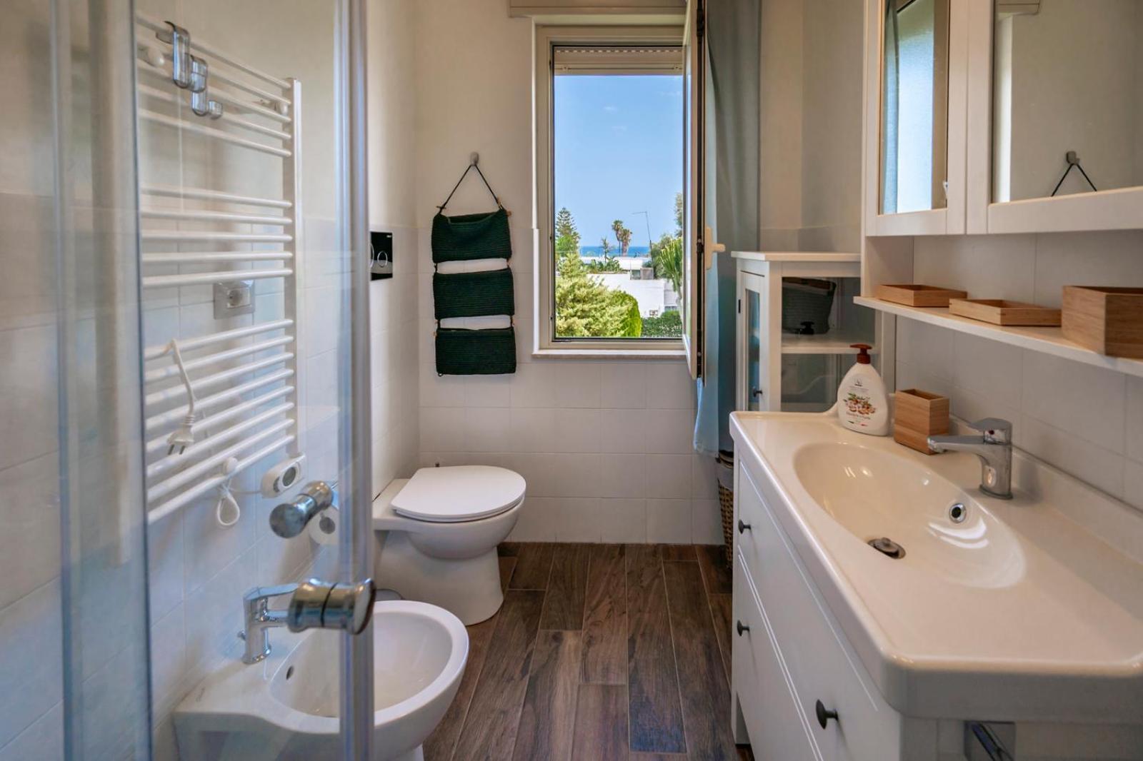 Villa Nisa Apartment Sea View Фонтане Бианче Екстериор снимка